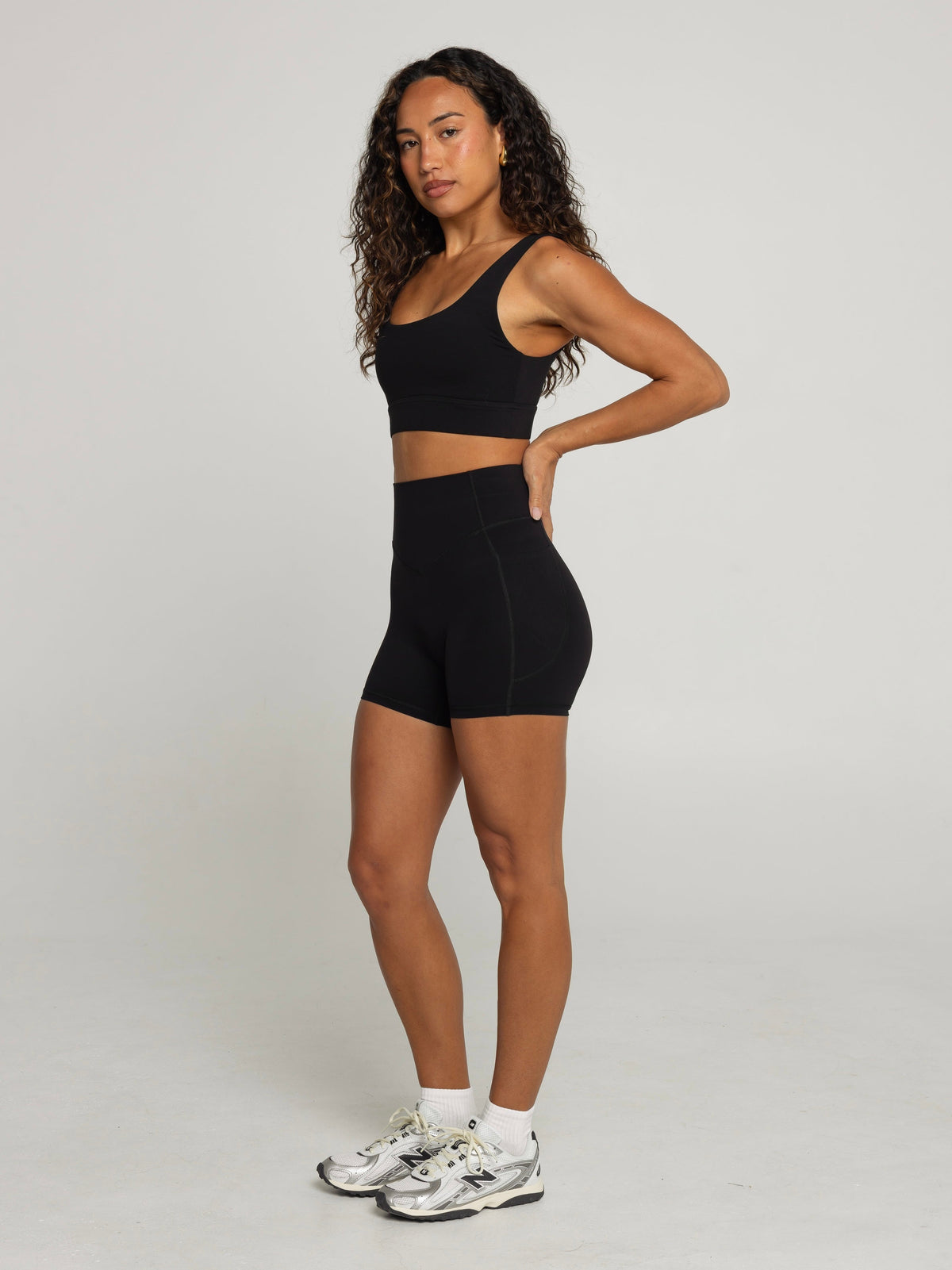 UNIFORM POCKET SHORTS - BLACK