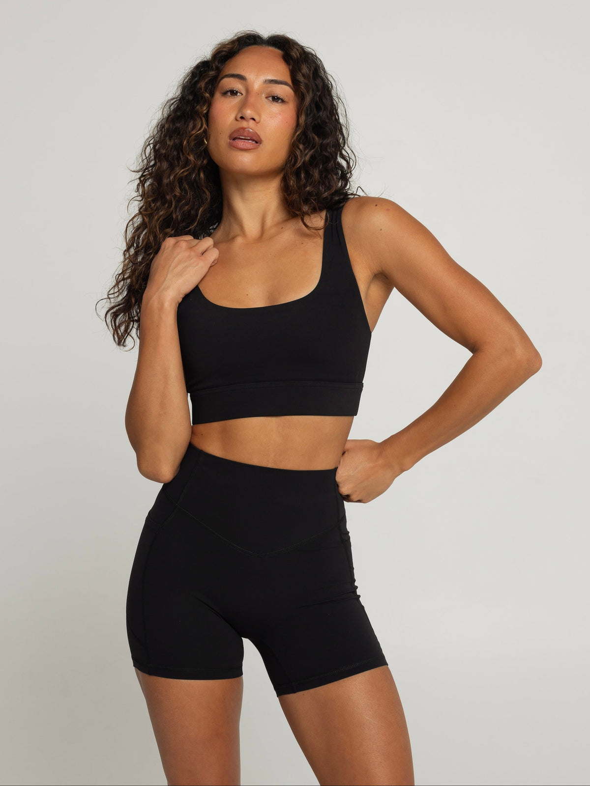 UNIFORM POCKET SHORTS - BLACK
