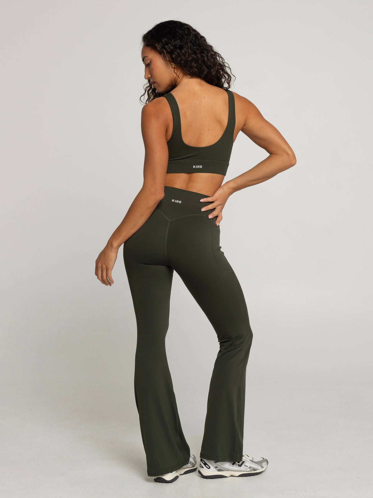 UNIFORM POCKET FLARE LEGGINGS - FOREST