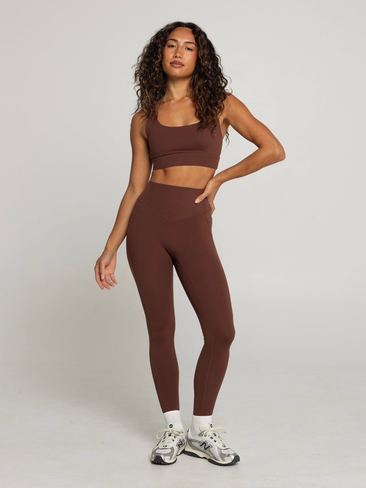 UNIFORM POCKET LEGGINGS - CHOCOLATE
