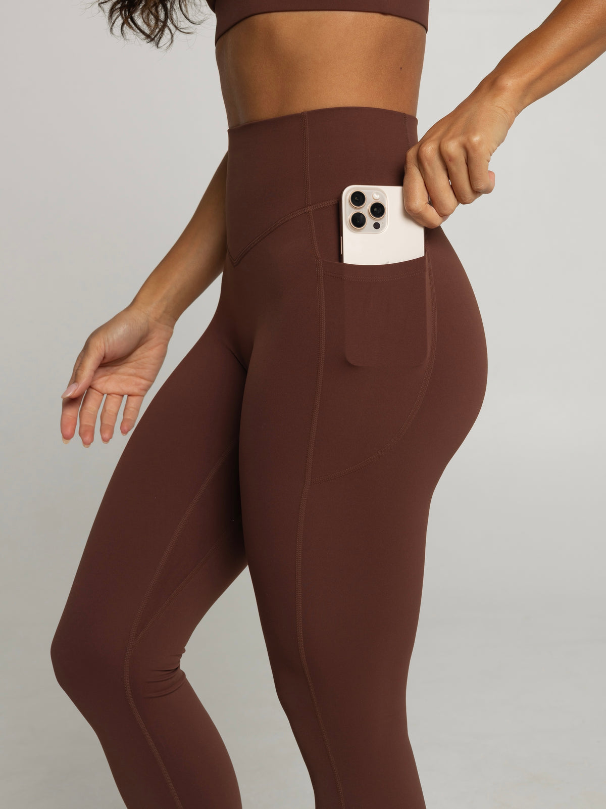 UNIFORM POCKET LEGGINGS - CHOCOLATE