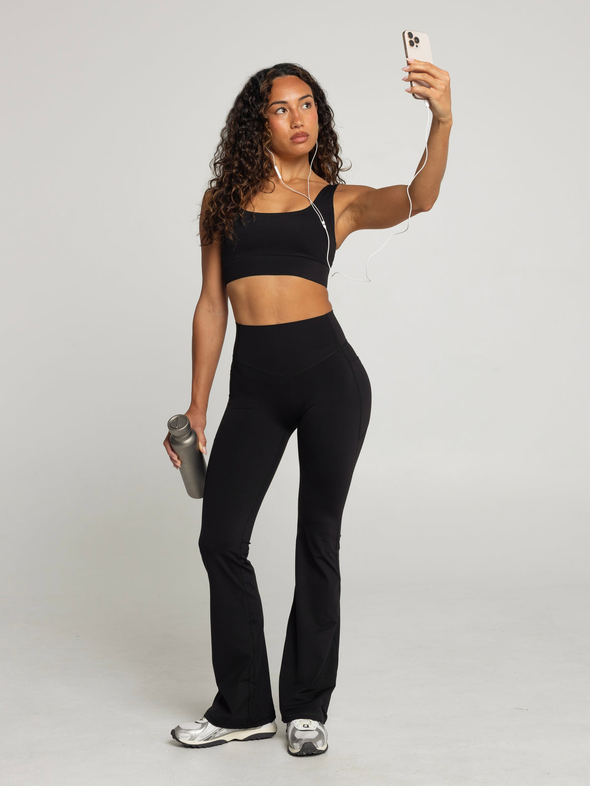UNIFORM POCKET FLARE LEGGINGS - BLACK