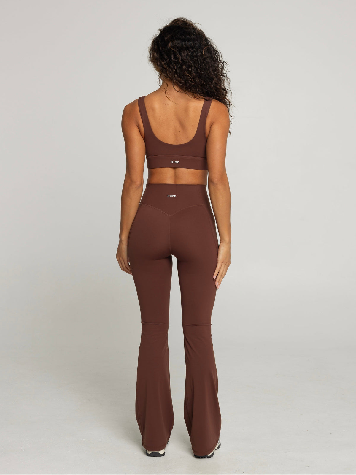 UNIFORM POCKET FLARE LEGGINGS - CHOCOLATE
